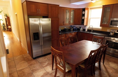 Egleston Square Apartment | Boston's Jamaica Plain 2 bdrm w/central air, parking, laundry, BBQ, & WiFi