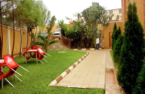 Kigali House | BOSTON VILLA HOTEL,SHUTTLE SERVICE, 2 MINUTES TO KIGALI CONVENTION AND ARENA