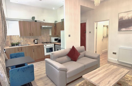 Liverpool Apartment | Botanic Apartment Central-Parking-sleep3