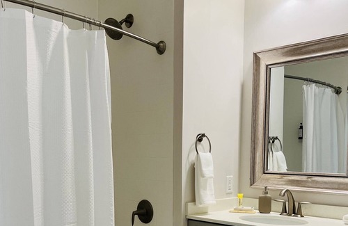 Saratoga Springs Apartment | Botanicals Spa & Suites