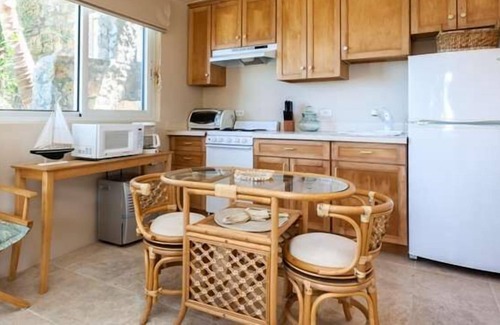 Dawn Beach Estates Villa | Bougainvillea (4/6 Rooms)