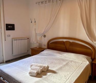 Marina di Casal Velino House | BOUGAINVILLEA Relax e Mare a 50m, in Centro!