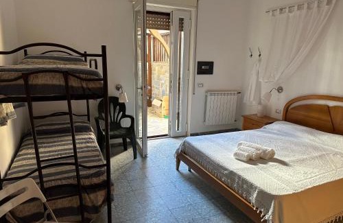 Marina di Casal Velino House | BOUGAINVILLEA Relax e Mare a 50m, in Centro!