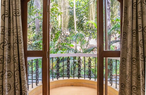 Aguada Fort Area House | Bougainvillea Guest House