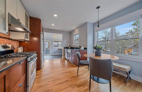 Whittier House | Boulder Bungalow IN TOWN Walk to Everything - SUNDANCE