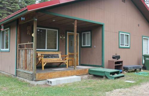 Wagon Wheel House | Boulder Creek Cabin by Casago McCall - Donerightmanagement