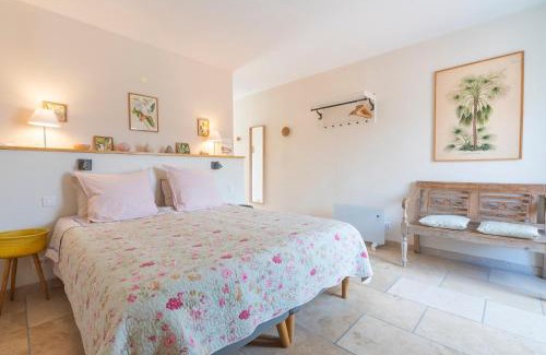 Bormes-Les-Mimosas Apartment | Boulevard du Soleil