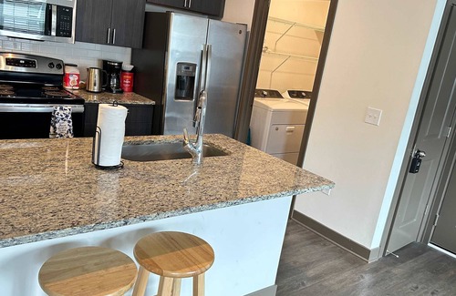 Middletown Apartment | Boulevard Stays Contemporary 1BR Apartment Pool, Gym, Free Parking