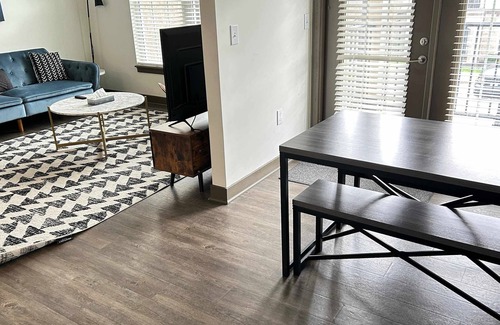 Middletown Apartment | Boulevard Stays Contemporary 1BR Apartment Pool, Gym, Free Parking