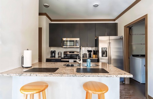 Middletown Apartment | Boulevard Stays Elegant 1BR Pool, Gym & Secure Parking