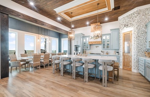Grand Isle House | Bourbon Bay - Beachfront with Private Pool