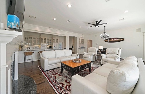 Gulf Pines House | Bourbon Breeze - Beachy Home Near the Gulf with Spacious Outdoor Pool Area