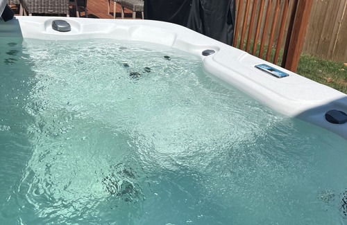 Shelbyville House | Bourbon Trail Getaway ~ Hot Tub + Dogs Welcome + Game Room + Cornhole + KY Fun