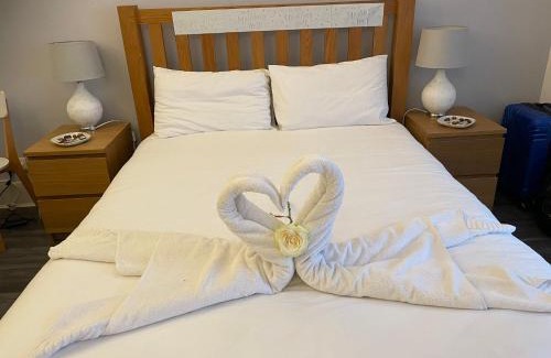 Bournemouth Apartment | Bournemouth Hot Tub & Sauna Holiday Let