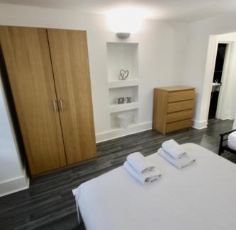 Bournemouth Apartment | Bournemouth Hot Tub & Sauna Holiday Let