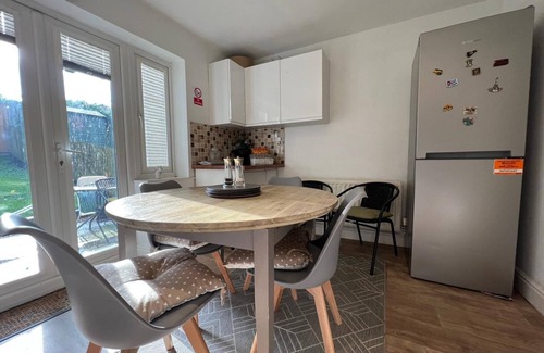 Birmingham House | Bournville park, spectacular comfortable house close to transport links