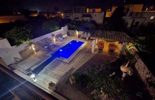Lucugnano House | Boutique Courtyard Home & Loft with Pool & Garden