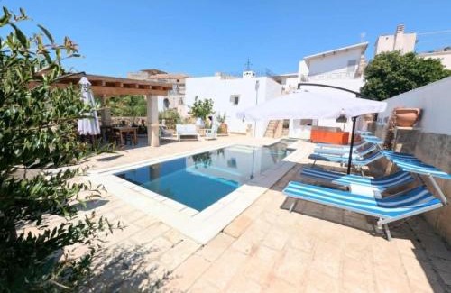Lucugnano House | Boutique Courtyard Home & Loft with Pool & Garden