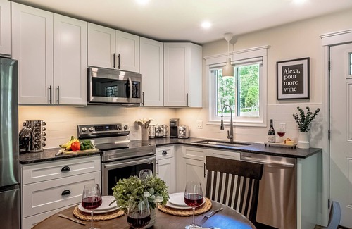 Tobyhanna House | Boutique Home: Tranquil Lake. Hot Tub. Fire Pit. Community Pool. Golf Course