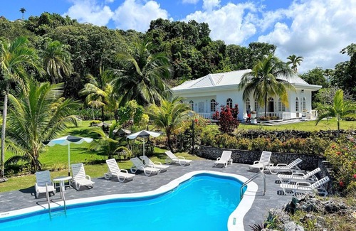 Port Antonio Apartment | Boutique Hotel in Port Antonio, Jamaica! Comes with FREE Parking & Breakfast!