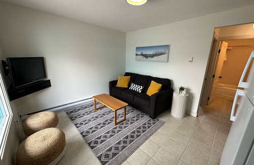 Okanagan-Similkameen Hotel | Boutique motel with private beach access & full kitchen