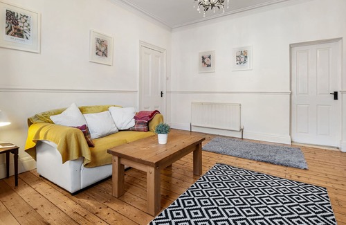 Heaton Apartment | ⭐Boutique Serviced Apartment, FREE PARKING⭐
