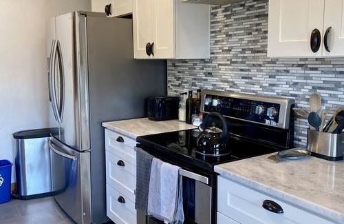 Delridge House | Boutique & Spacious Home w/Parking & Privacy - On Hawaiian Time