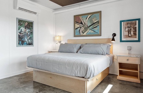 Folly Beach Hotel | Boutique Vera Hotel Room 203: King Room in the Heart of Folly Beach
