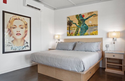 Folly Beach Hotel | Boutique Vera Hotel Room 401: King Room in the Heart of Folly Beach
