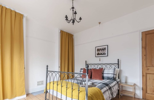 Exeter House | Bovey House , modern and spacious
