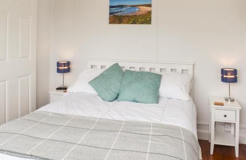 Hayle House | Bows Pad