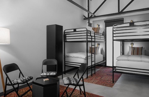 People's Freeway Hostel | Bposhtels SLC