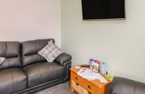 Durham Cottage | BRACKEN COTTAGE, family friendly, with a garden in Shadforth