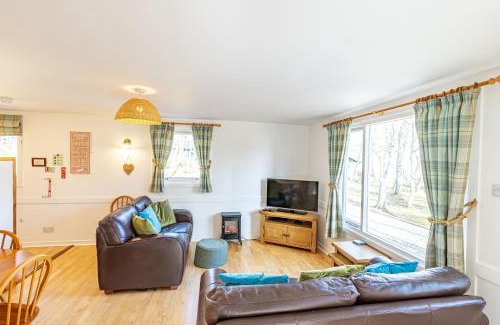East Lewiston House | Bracken Lodge 16 with Hot Tub