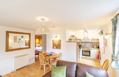 East Lewiston House | Bracken Lodge 6 with Hot Tub