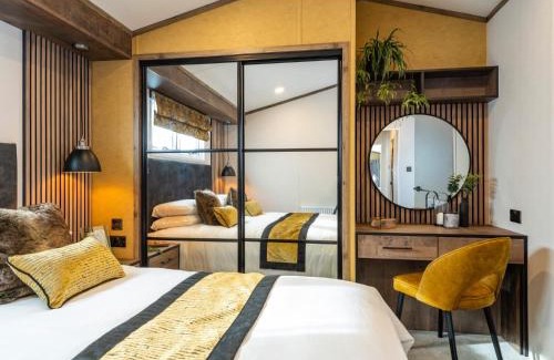 Louth Cabin | Brackenborough Lakes Resort