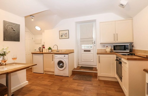 St Wenn Cottage | BRAMBLE BARN, pet friendly, country holiday cottage in Lanivet