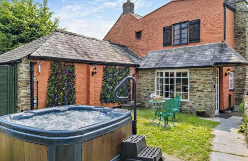 Liskeard House | Bramble Cottage - Duloe