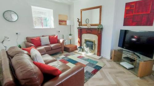 Rhondda Cynon Taff House | Bramble Cottage In The Wonderful Rhondda Valley by StayStaycations