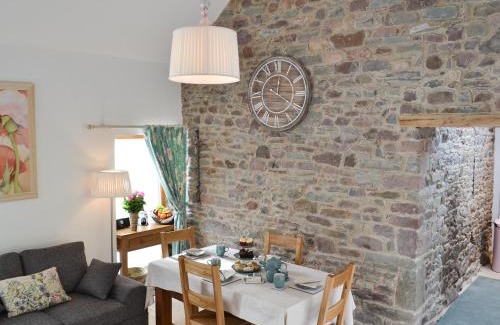 Llangadog House | Bramble Cottage Mountain Retreat