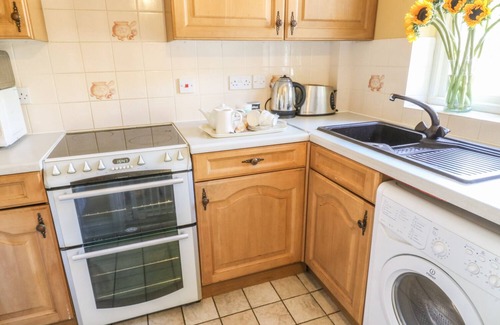 Sedbergh Cottage | BRAMBLE COTTAGE, pet friendly, with a garden in Sedbergh