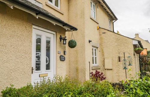 Sedbergh Cottage | BRAMBLE COTTAGE, pet friendly, with a garden in Sedbergh