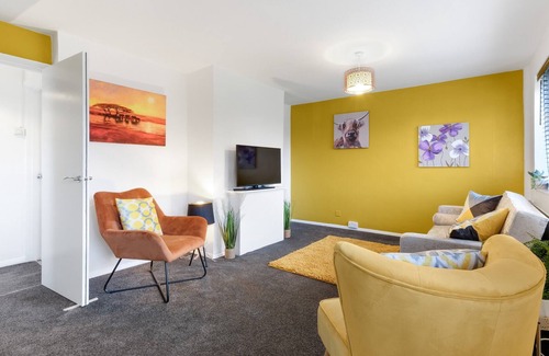 Hillingdon House | Brambles House West Drayton 3 Bedroom