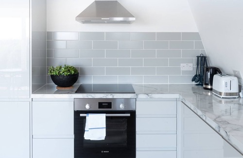 Brondesbury Park Apartment | Brand new 2 bed flat with Amazing Views