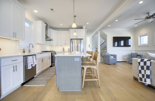 Normandy Beach House | Brand New 4-Bedroom with Den in beautiful Mantoloking