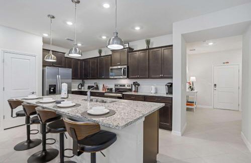 Four Corners Villa | BRAND New 5 bed Villa in Windsor Cay