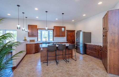 Thompson Falls House | BRAND NEW 7500 sf, 5BR/6BA luxury cabin retreat-walk to Clark Fork river.