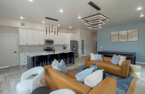 Kingston House | Brand new Beachside Alcove w/all amenities, private pickleball court &game room