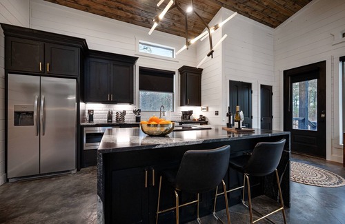 Pickens Cabin | BRAND NEW! BOHO Modern + Chic Luxury Couples Retreat!