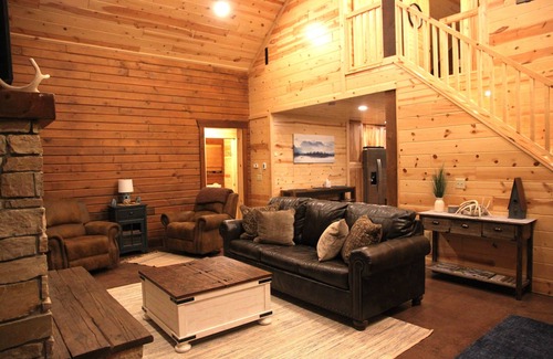 Spooner Cabin | Brand NEW Cabin in the Pines w Private Lake